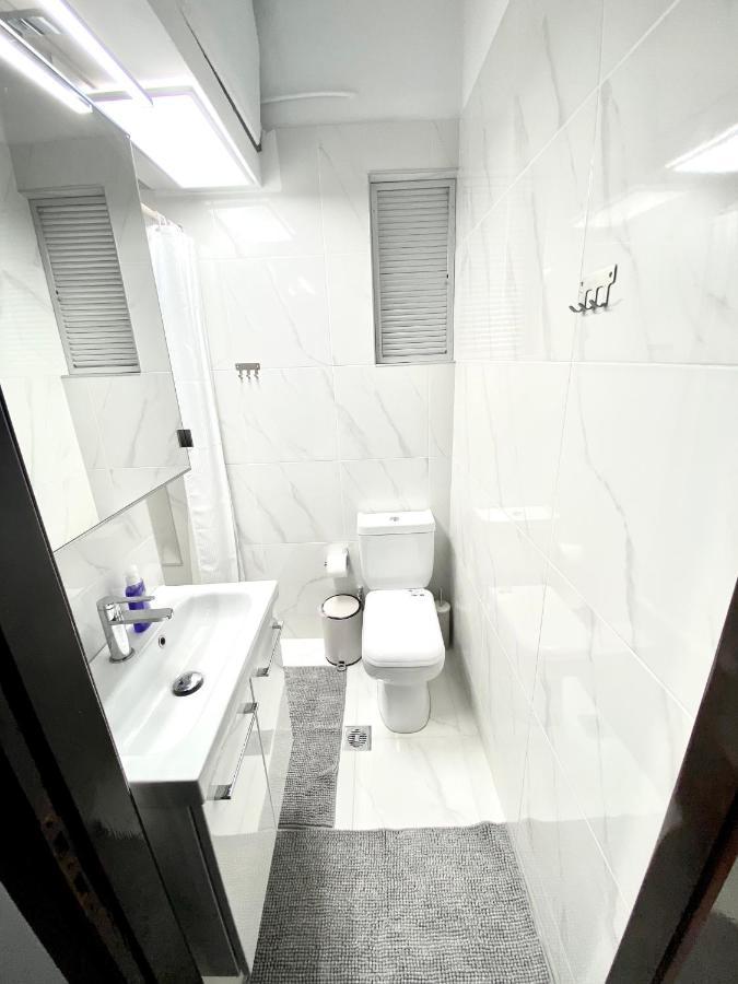 Classic 2 Bedroom Apartment Next To Metro - Marousi Atene Esterno foto