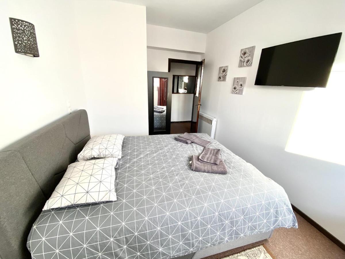 Classic 2 Bedroom Apartment Next To Metro - Marousi Atene Esterno foto