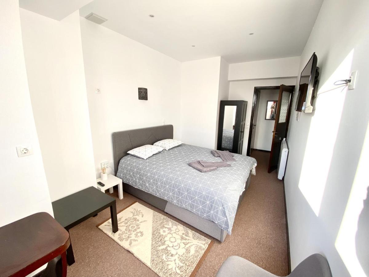 Classic 2 Bedroom Apartment Next To Metro - Marousi Atene Esterno foto